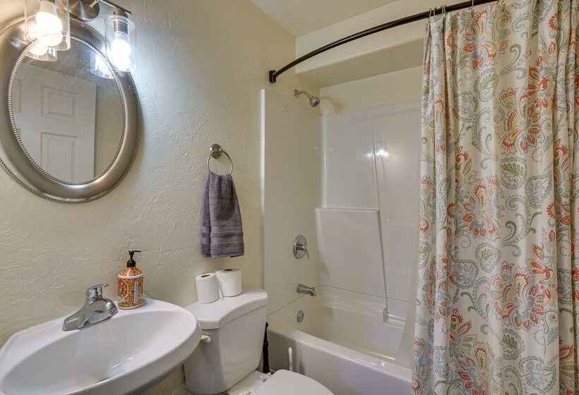 Moab Home W/ Pool   14 Mi To Arches National Park!