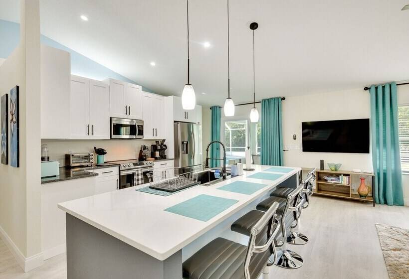 Palm Coast Home W/ Heated Pool: 3 Mi To Beach!