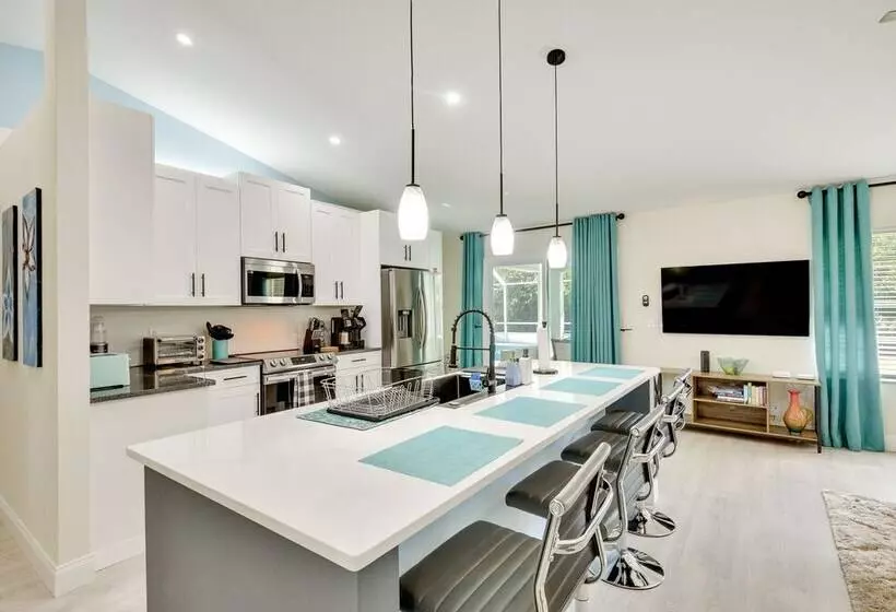 Palm Coast Home W/ Heated Pool: 3 Mi To Beach!