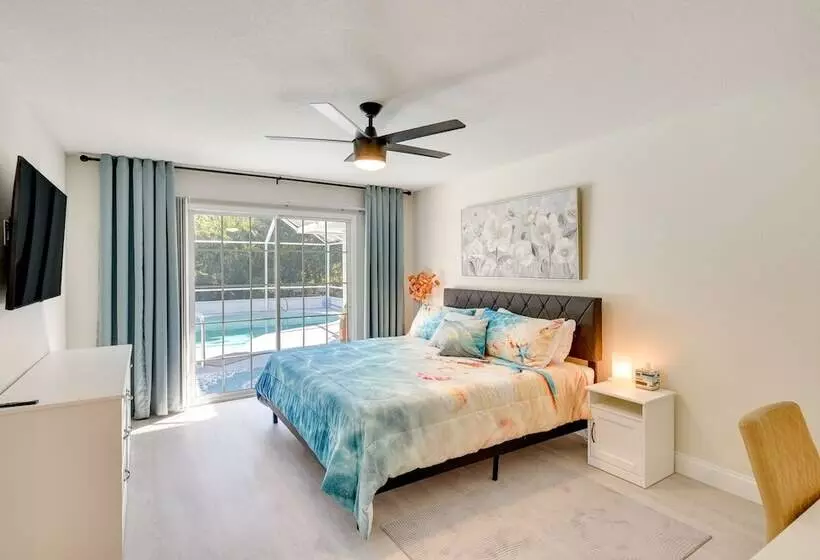 Palm Coast Home W/ Heated Pool: 3 Mi To Beach!