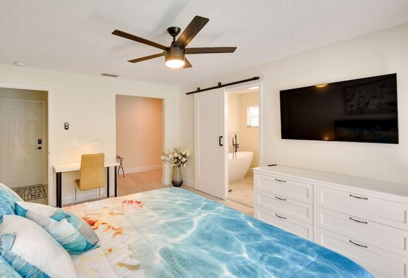 Palm Coast Home W/ Heated Pool: 3 Mi To Beach!