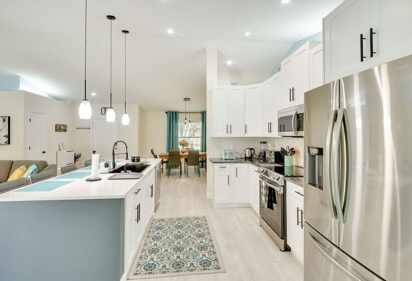 Palm Coast Home W/ Heated Pool: 3 Mi To Beach!