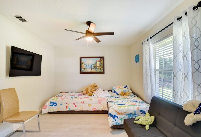 Palm Coast Home W/ Heated Pool: 3 Mi To Beach!