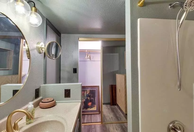 Peaceful Pinetop Hideaway W/ Yard   Dog Friendly!