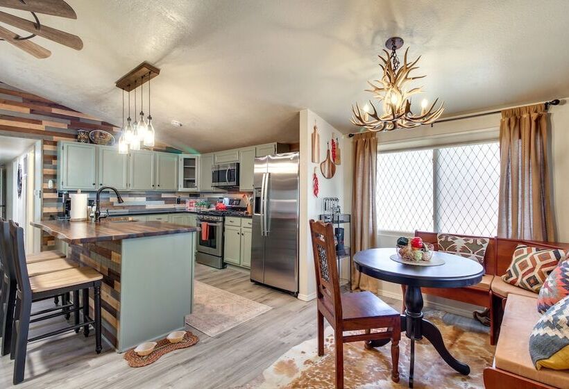 Peaceful Pinetop Hideaway W/ Yard Dog Friendly!