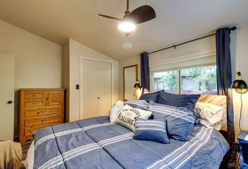 Peaceful Pinetop Hideaway W/ Yard   Dog Friendly!