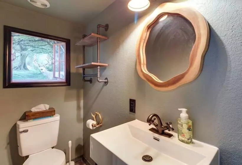 Peaceful Pinetop Hideaway W/ Yard   Dog Friendly!