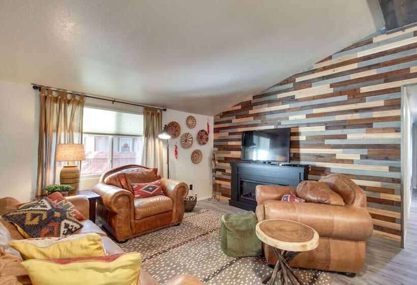 Peaceful Pinetop Hideaway W/ Yard Dog Friendly!