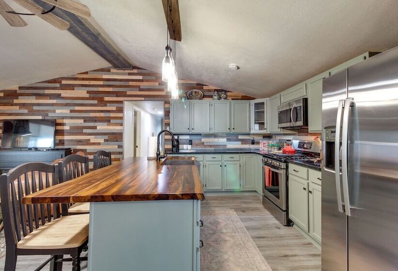 Peaceful Pinetop Hideaway W/ Yard Dog Friendly!