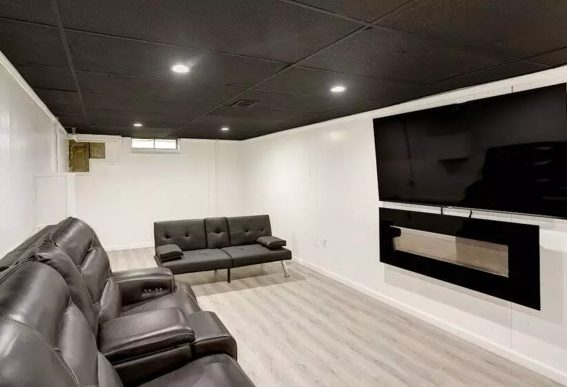 Pet Friendly Lorain Retreat W/ Fenced Yard!