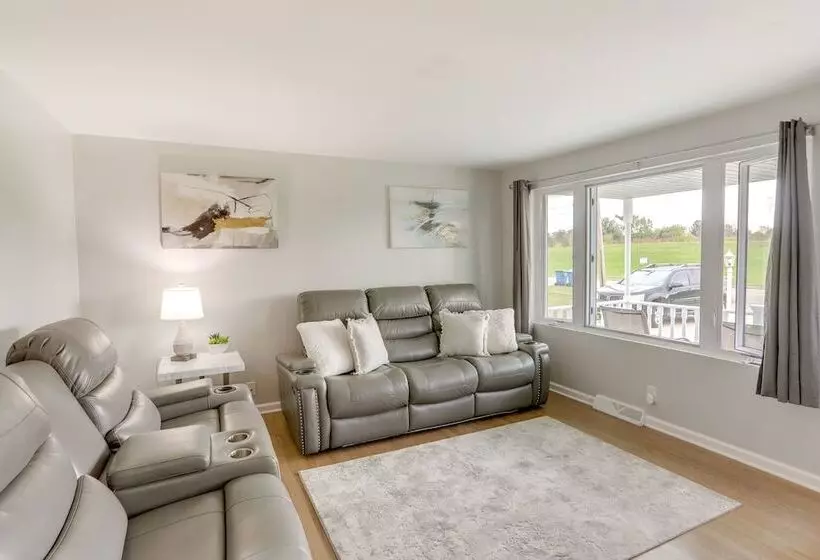 Pet Friendly Lorain Retreat W/ Fenced Yard!