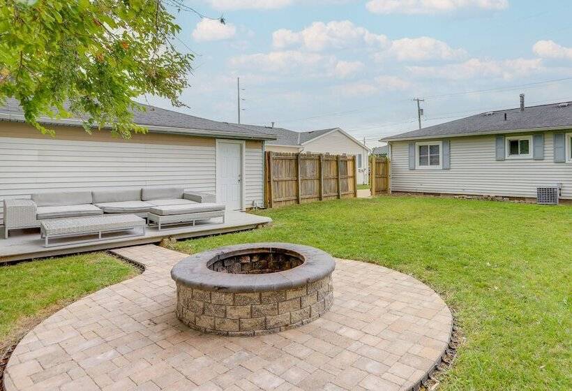 Pet Friendly Lorain Retreat W/ Fenced Yard!