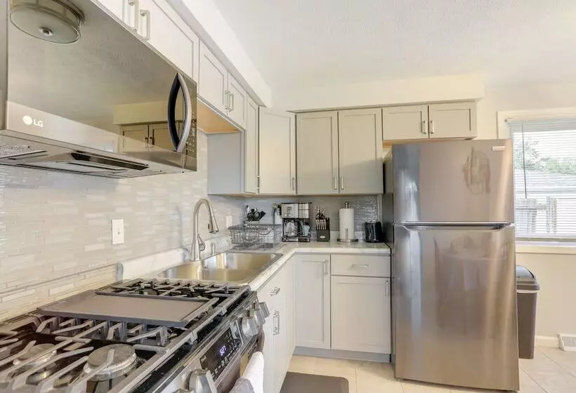 Pet Friendly Lorain Retreat W/ Fenced Yard!