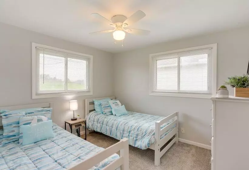 Pet Friendly Lorain Retreat W/ Fenced Yard!