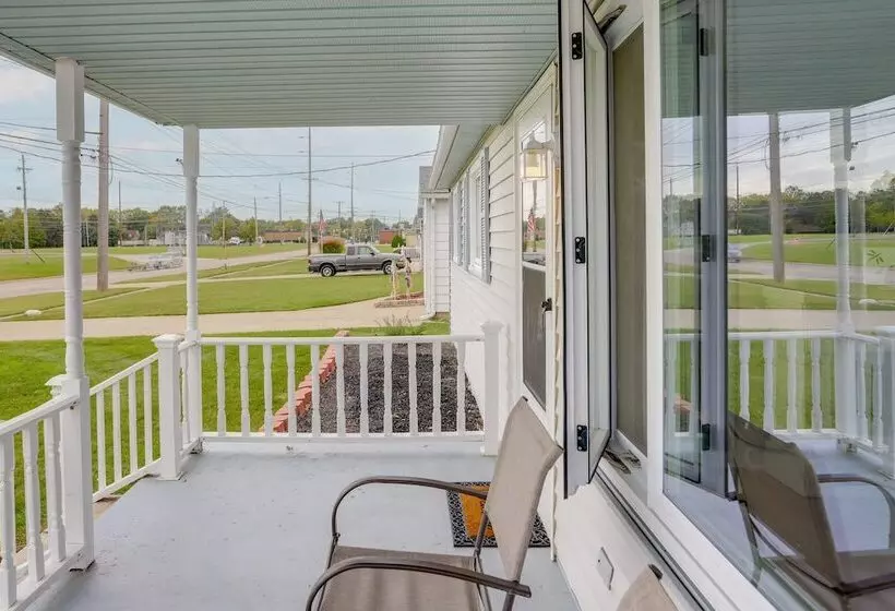 Pet Friendly Lorain Retreat W/ Fenced Yard!