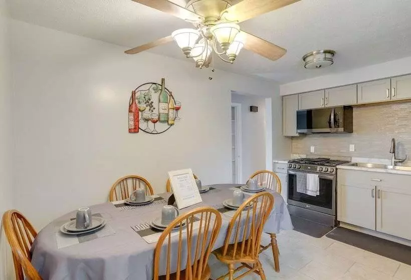 Pet Friendly Lorain Retreat W/ Fenced Yard!