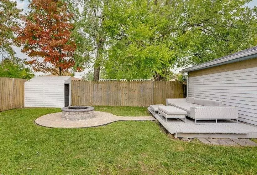 Pet Friendly Lorain Retreat W/ Fenced Yard!