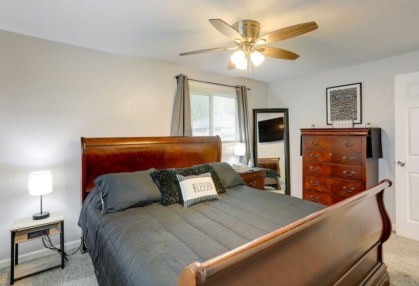 Pet Friendly Lorain Retreat W/ Fenced Yard!