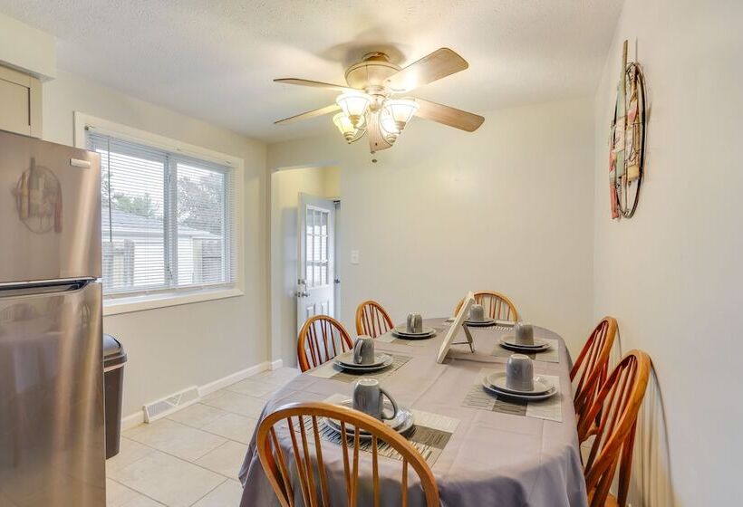 Pet Friendly Lorain Retreat W/ Fenced Yard!