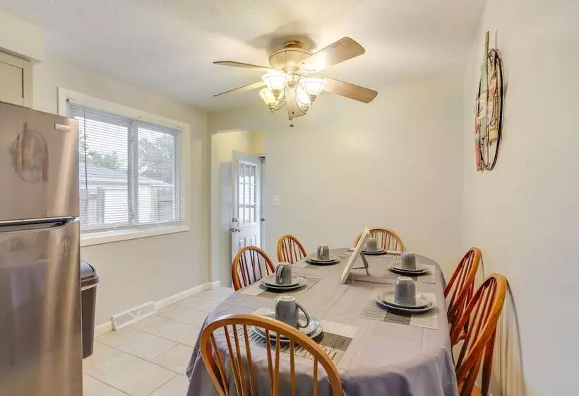 Pet Friendly Lorain Retreat W/ Fenced Yard!