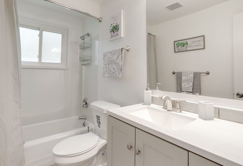 Pet Friendly Lorain Retreat W/ Fenced Yard!