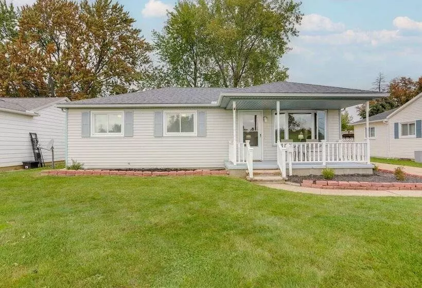 Pet Friendly Lorain Retreat W/ Fenced Yard!