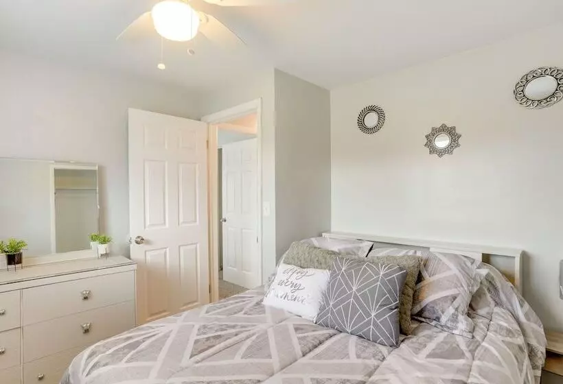 Pet Friendly Lorain Retreat W/ Fenced Yard!