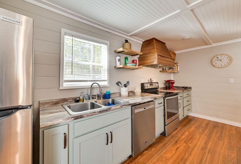 Pet Friendly Springville Cabin Near Kentucky Lake!