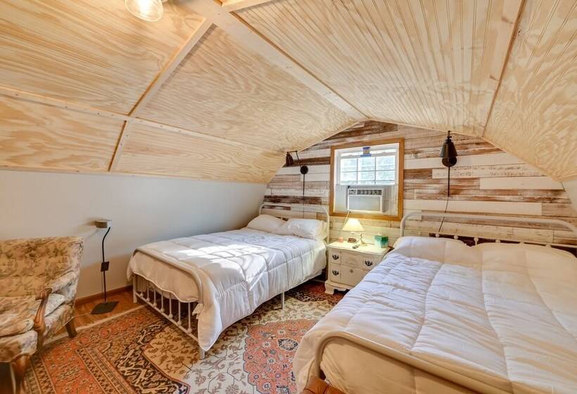 Pet Friendly Springville Cabin Near Kentucky Lake!