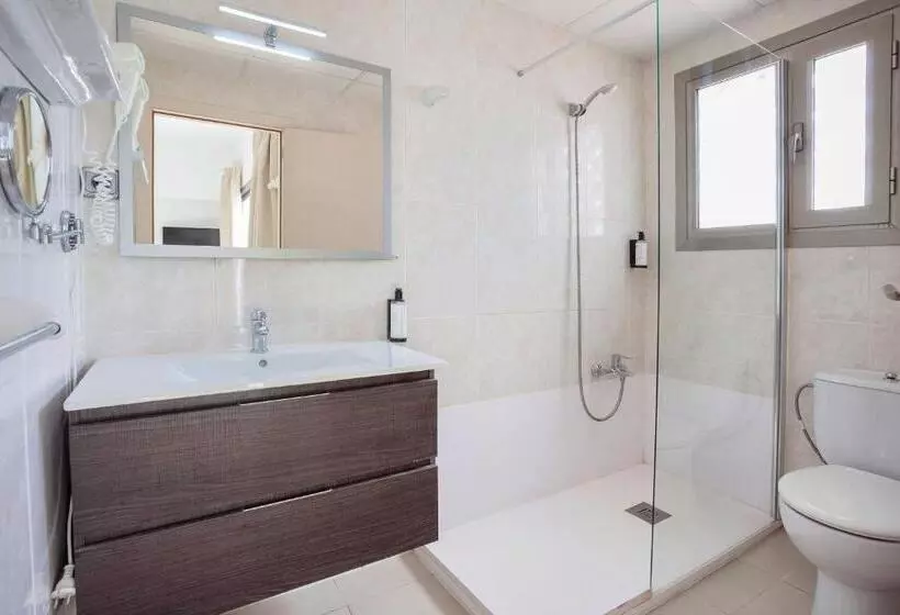 Petit Garden Hotel By Flacalco