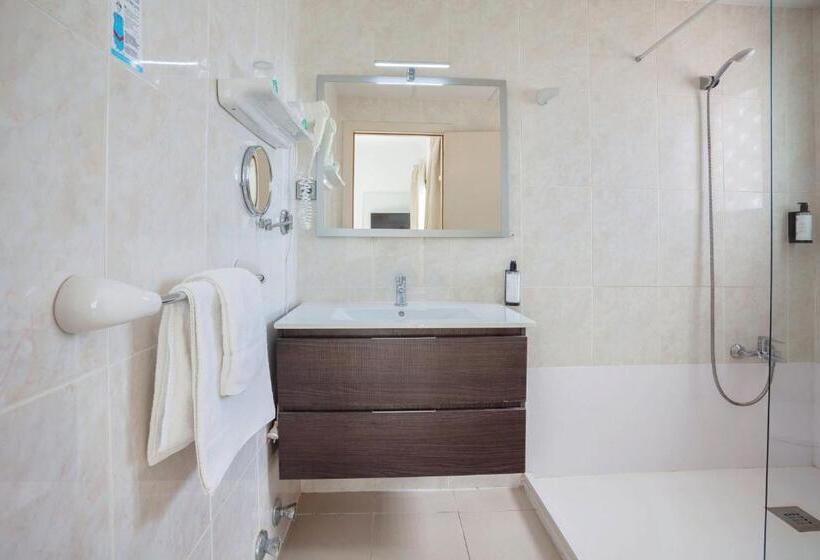 Petit Garden Hotel By Flacalco