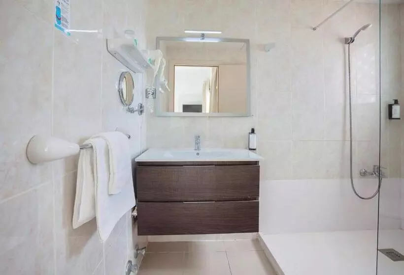 Petit Garden Hotel By Flacalco