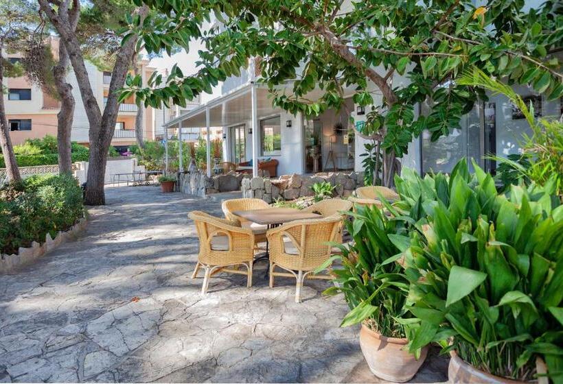 Petit Garden Hotel By Flacalco