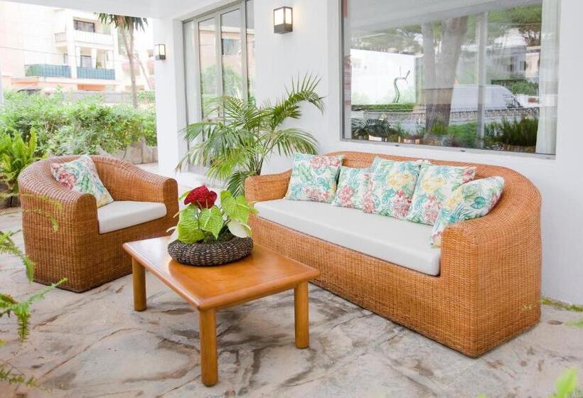 Petit Garden Hotel By Flacalco