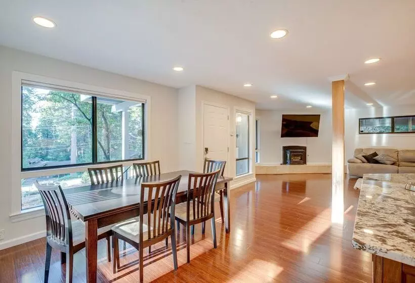 Pollock Pines Cabin: Game Room W/ A/c & Heat!