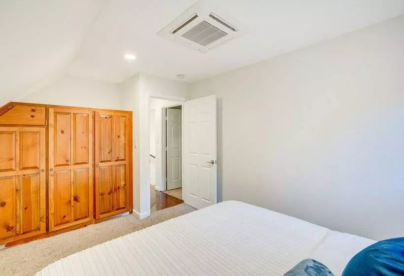 Pollock Pines Cabin: Game Room W/ A/c & Heat!