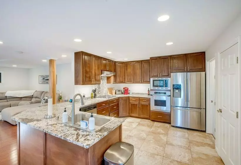 Pollock Pines Cabin: Game Room W/ A/c & Heat!