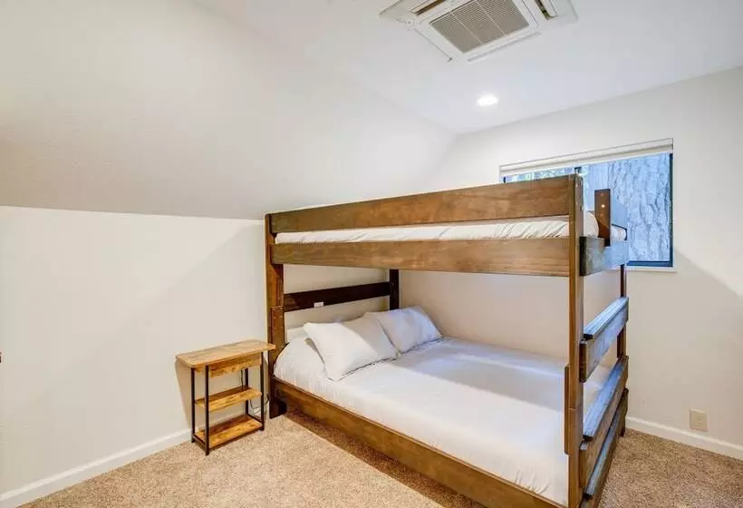 Pollock Pines Cabin: Game Room W/ A/c & Heat!