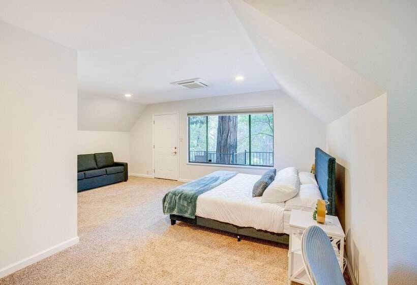 Pollock Pines Cabin: Game Room W/ A/c & Heat!