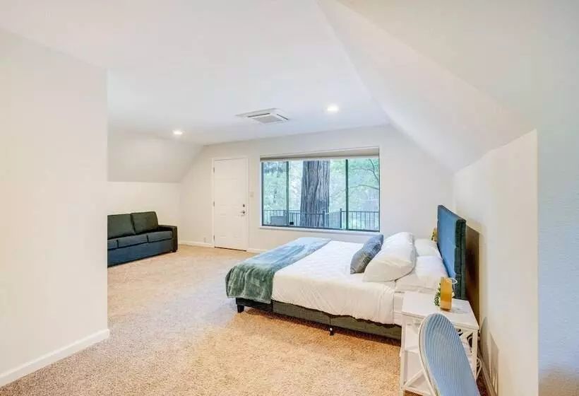 Pollock Pines Cabin: Game Room W/ A/c & Heat!