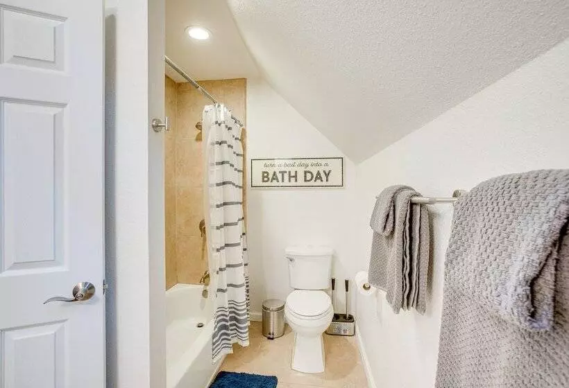 Pollock Pines Cabin: Game Room W/ A/c & Heat!