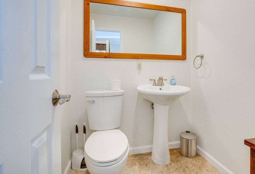 Pollock Pines Cabin: Game Room W/ A/c & Heat!