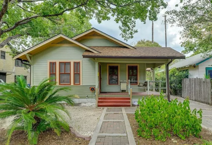 San Antonio Gem In Prime Location W/ Outdoor Space