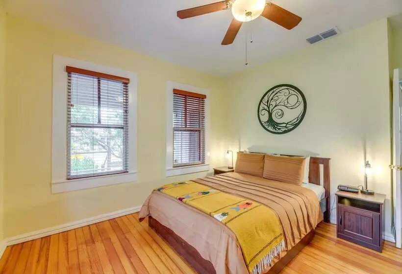 San Antonio Gem In Prime Location W/ Outdoor Space