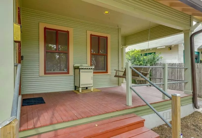 San Antonio Gem In Prime Location W/ Outdoor Space