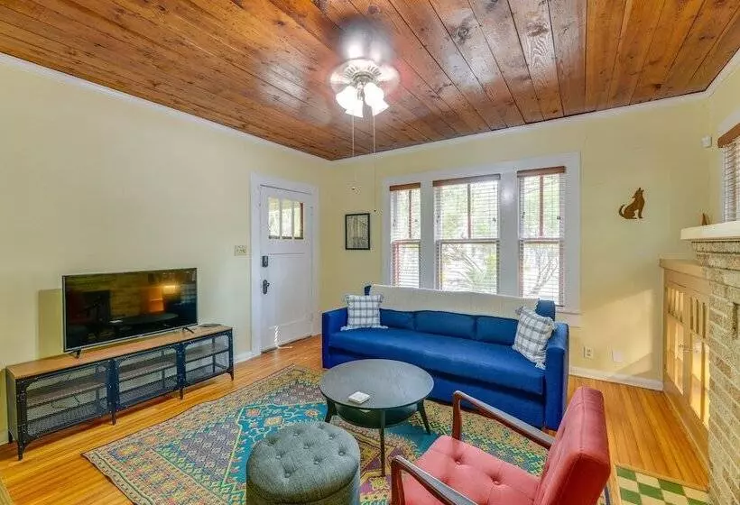 San Antonio Gem In Prime Location W/ Outdoor Space