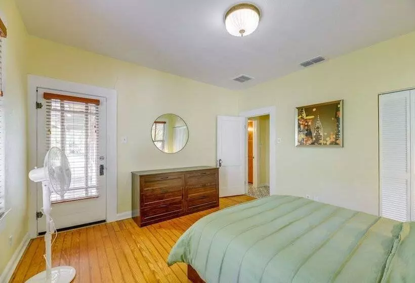 San Antonio Gem In Prime Location W/ Outdoor Space