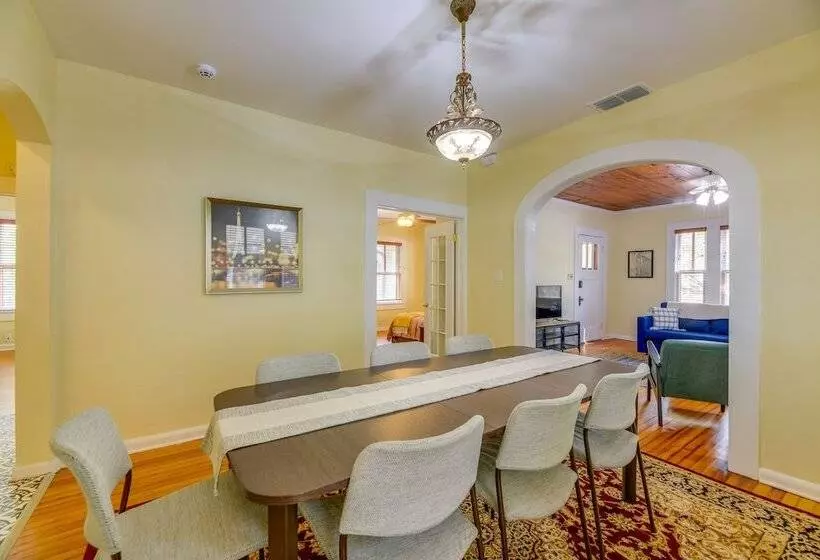 San Antonio Gem In Prime Location W/ Outdoor Space