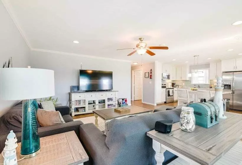 Blue Crab  Home In Surfside Beach: Walk To Beach!