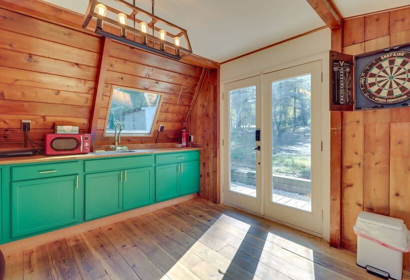 Hot Tub & Sauna: Secluded Pocono Getaway!